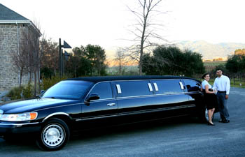 We provide great services for people wanting to ride in limousines in Petaluma California. 